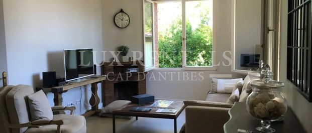 Villa • Antibes - Photo 1