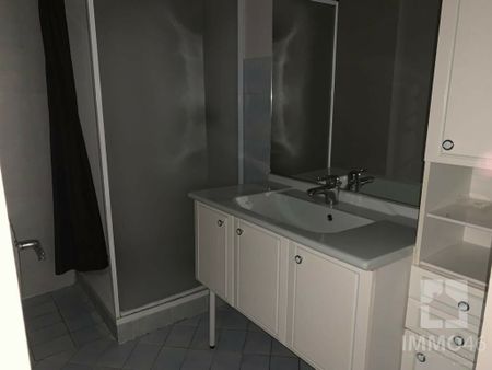 Location Appartement 5 pièces 100m² CAHORS 46000 - Photo 5