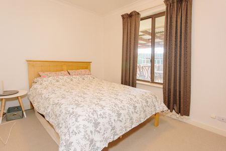 6 Mario Way, Craigie WA 6025 - House For Rent | Domain - Photo 5