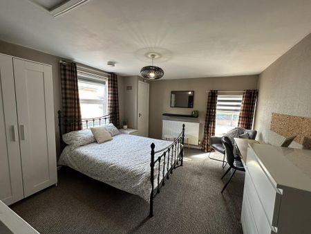 2 bedroom flat to rent - Photo 4