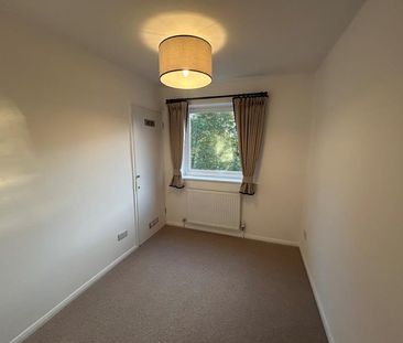 Rosetrees, Guildford, Surrey, GU1 - Photo 4