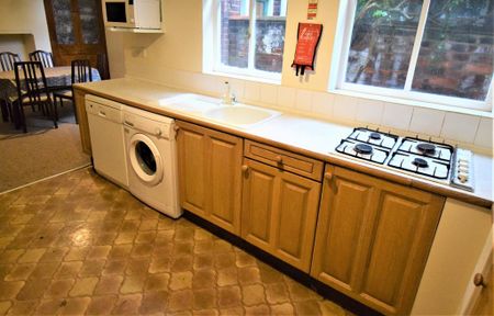 5 bedroom terraced house to rent - Photo 5