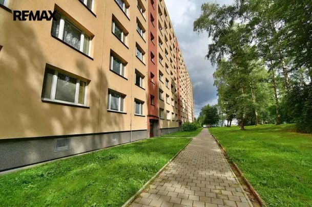 Pronájem moderně zrekonstruovaného bytu 2,5+1 s balkonem - Photo 1