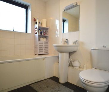 Meadfield Road, Meadfield Road, Slough,SL3 - Photo 6