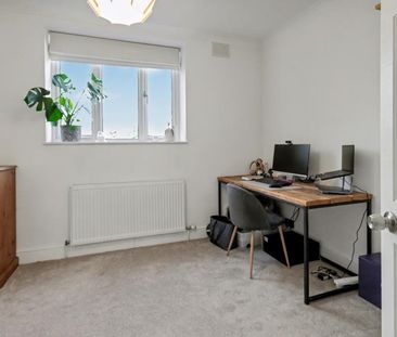 The Shrubbery, Surbiton, KT6 - Photo 2