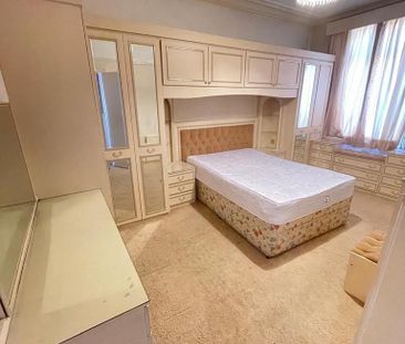 4 bedroom semi-detached house to rent - Photo 5