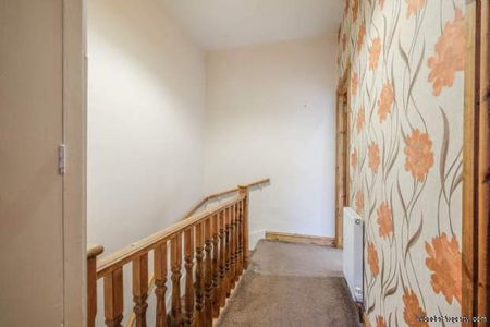 2 bedroom property to rent in Huddersfield - Photo 2