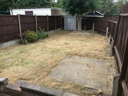 Semi-detached house to rent on - Photo 4