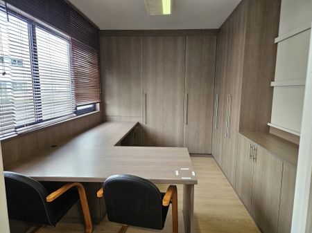 Ruime bedrijfsruimte van ca. 220m² te Turnhout - Foto 2