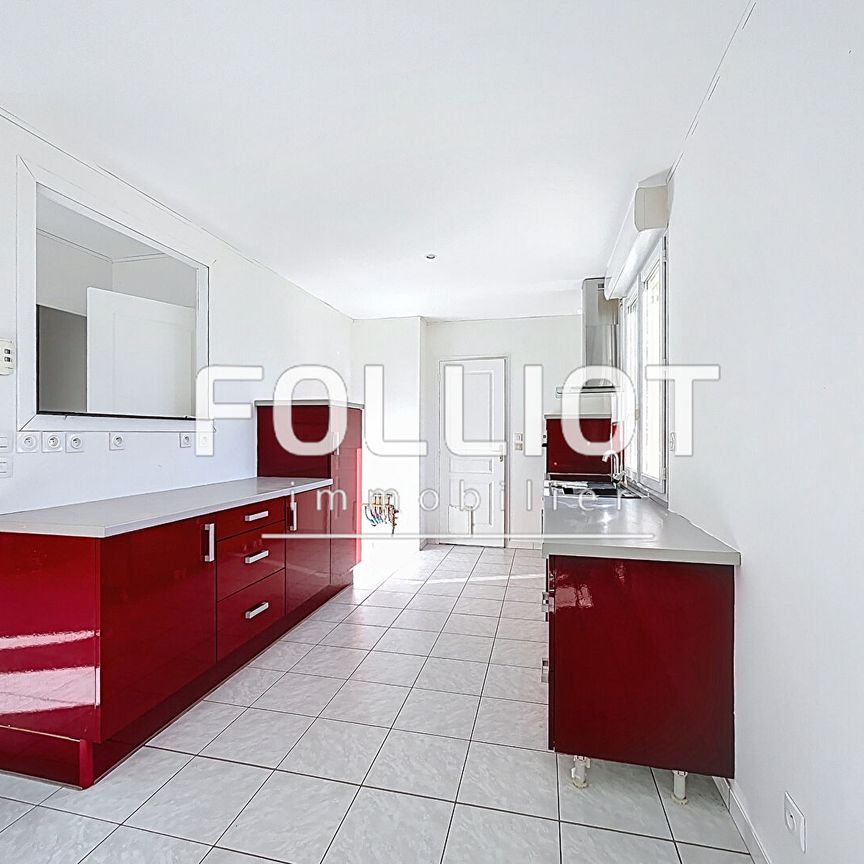 A LOUER : Maison 5 pi�ces � Beauc� Ref:AB-486-BEAU - Photo 1