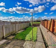 3 BEDROOM House - End Terrace - Photo 1