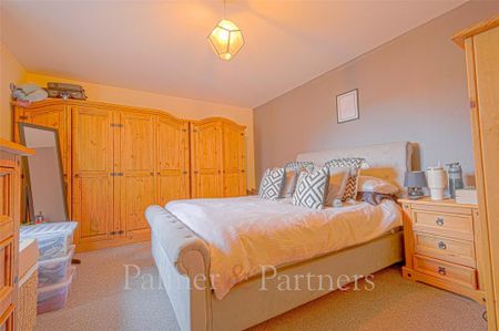 3 bedroom terraced house to rent - Photo 3