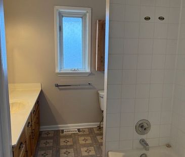 For Lease - 13576 Coleraine Drive, Caledon, Ontario - Photo 6