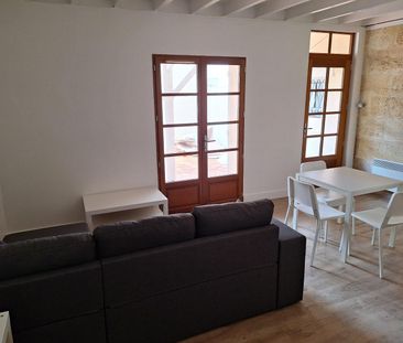 Location Appartement 3 pièces 53m² BORDEAUX 33000 - Photo 2