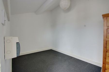 High Street, Wing - Photo 3