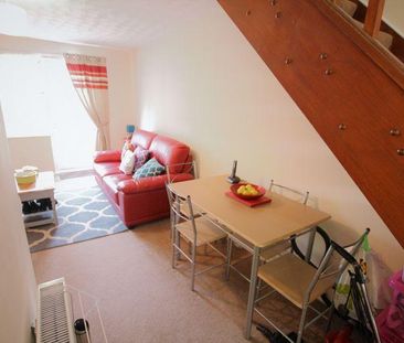 2 bedroom terraced house to rent - Photo 3