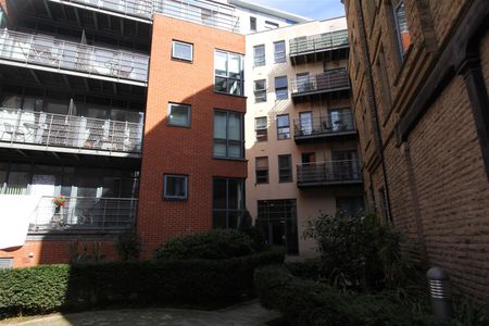 Waterloo Court, Leeds City Centre, LS10 1QN - Photo 4