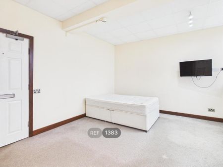 1 bedroom hotel room to rent - Photo 3
