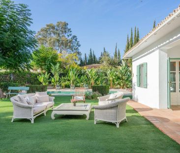 4 room luxury House for rent in Marbella, Spain - Photo 4