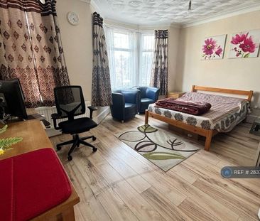 4 bedroom terraced house to rent - Photo 4