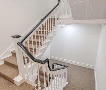 1 Bed Flat, High Street, SO14 - Photo 2