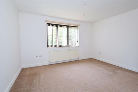 5 bedroom detached house to rent - Photo 2