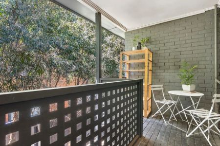 MODERN ART DECO TWO BEDROOM GEM WITH DUAL BALCONIES! - Photo 4