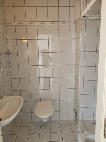 Studio being refurbished just a stone’s throw from the lake with balcony - Foto 5