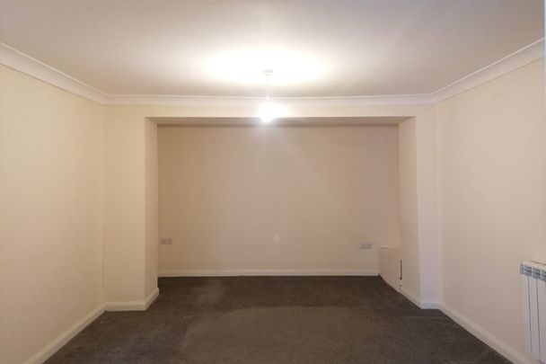 High Street - Photo 1