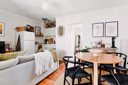 1 Bed, 1 Bath - Photo 2