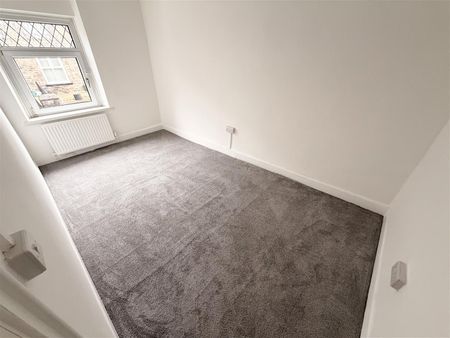 House - Terraced For Rent Wern Street, Tonypandy - Photo 5