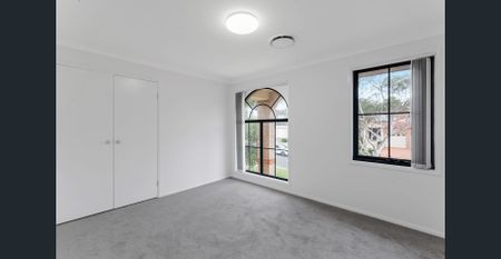 BEAUTIFUL FAMILY HOME - Photo 4