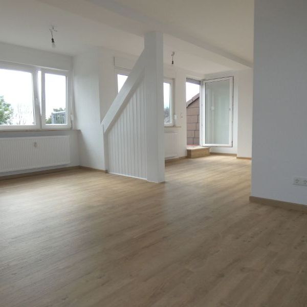 *** Charmante DG-Wohnung mit Dachbalkon sucht neue Bewohner! *** - Photo 1