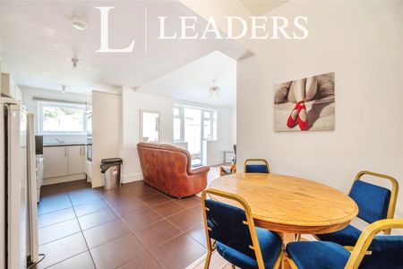 5 bedroom house to rent Britannia Road North, Southsea, PO5 - Photo 4