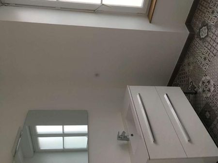 Location Appartement 3 pièces 73m² MONTMORILLON 86500 - Photo 5