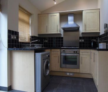 2 bedroom terraced house to rent - Photo 6