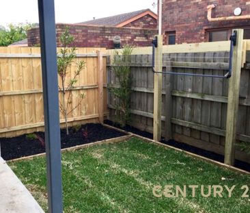 Modern Townhouse Living - Photo 6