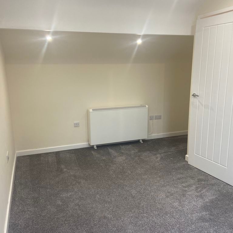Smithy Bridge Road, Littleborough - Photo 1