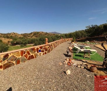 4 bedroom luxury Villa for rent in Coín, Andalusia - Photo 1