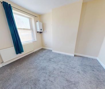 2 bedroom end of terrace house to rent - Photo 6