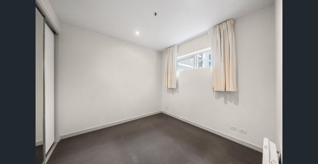 Stylish Apartment Living in the Heart of South Yarra - Photo 1