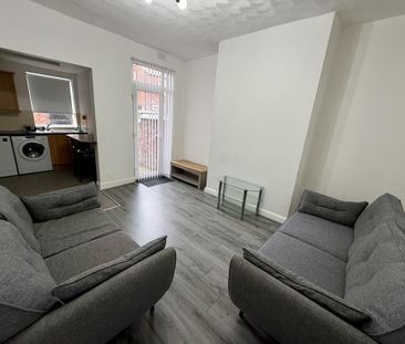 3 bedroom terraced house to rent - Photo 1