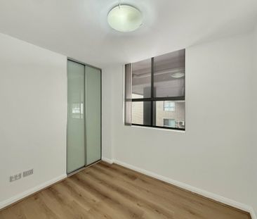 Comfortable Living in a Convenient Homebush West Location - Photo 2