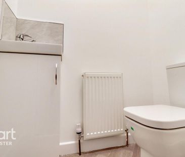 1 bedroom in a house share to rent - Photo 3