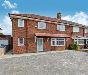 4 bedroom semi-detached house to rent - Photo 4