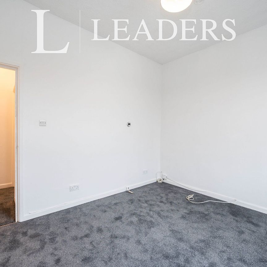 1 bedroom apartment to rent St Ronans Road, Southsea, PO4 - Photo 1