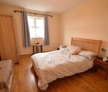 Pickfords Gardens, Slough, Berkshire,SL1 - Photo 1