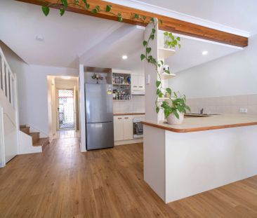 Partly Furnished Townhouse in the Heart of Buderim! - Photo 3