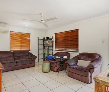 Convenient Location! - Photo 2