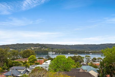 As new luxury apartment in Point Frederick - Photo 3